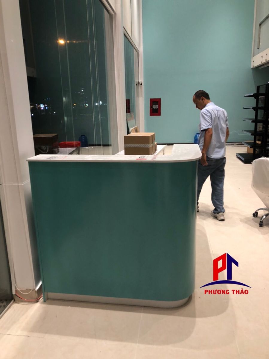 QUẦY LỄ TÂN BO CONG L PT1087