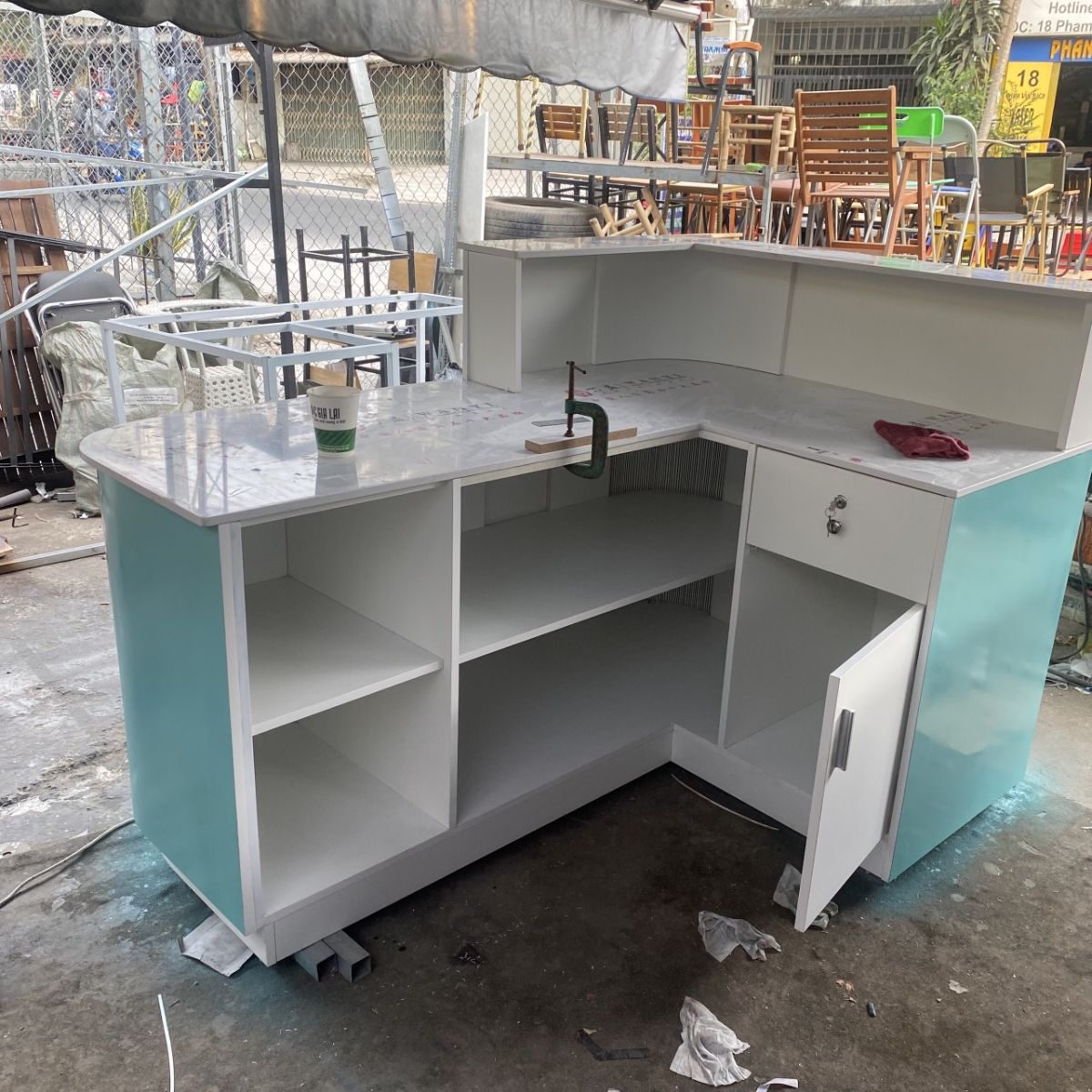 QUẦY LỄ TÂN BO CONG L PT1087