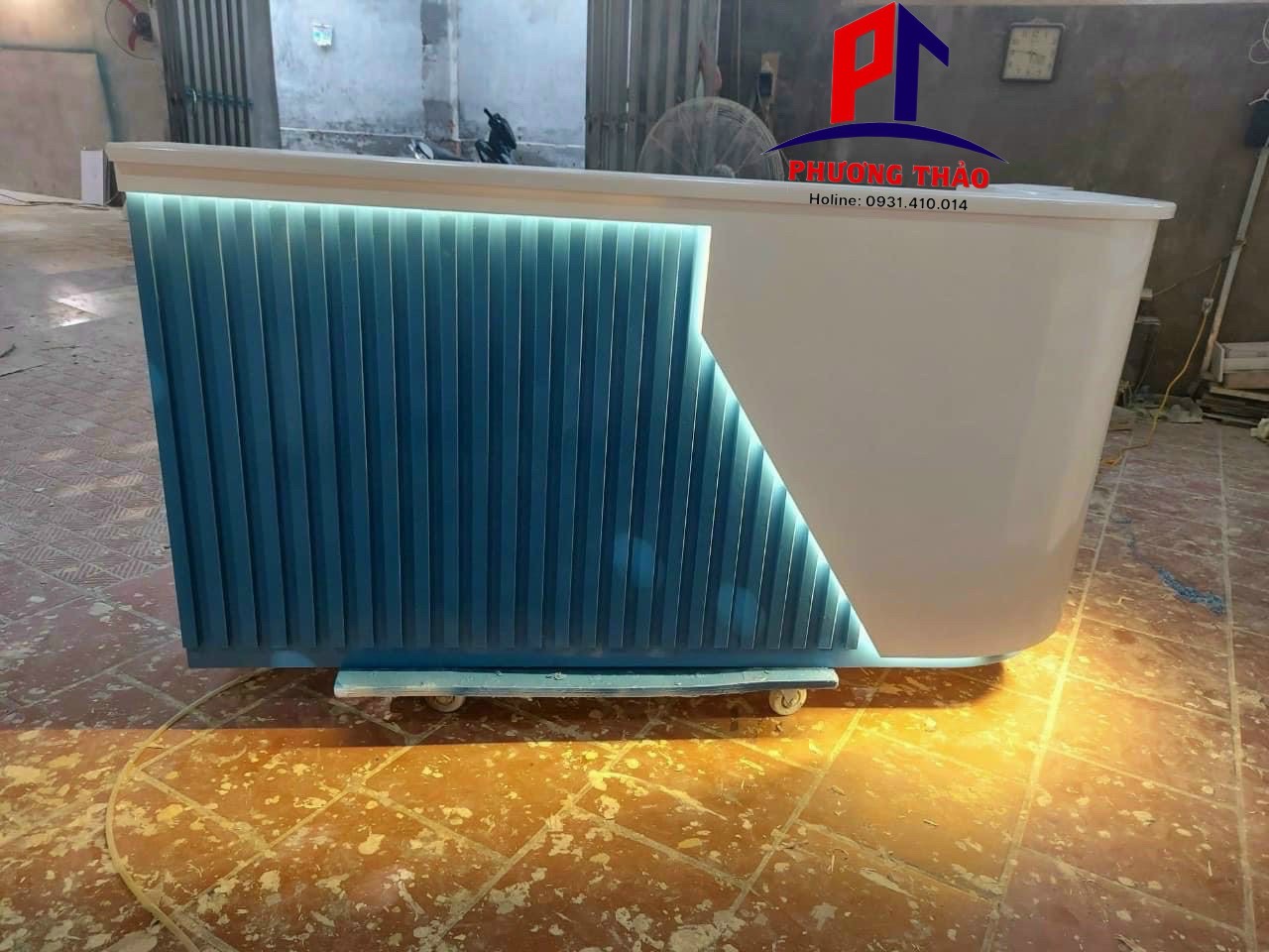 QUẦY LỄ TÂN ĐÈN LED PHONG CÁCH HIỆN ĐẠI PT 1089